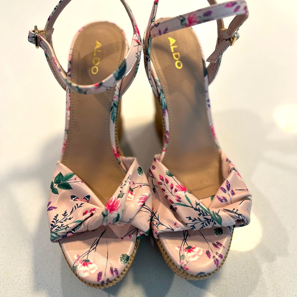 Aldo platform heels size 8.5